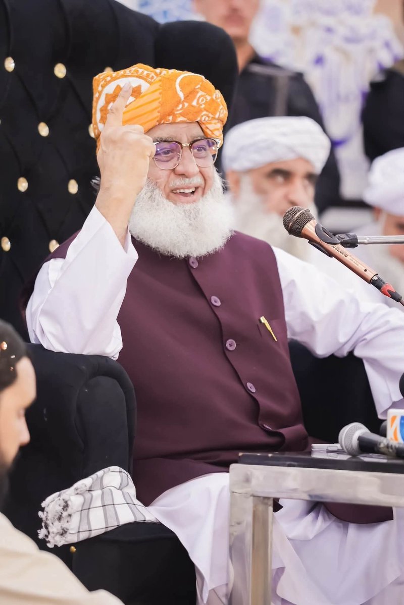 Uzairkhans4ox's tweet photo. چند روز اور میری جان چند روز اور 
ظلم کی سیاہ رات ظلم کا یہ دَور ختم ہونے کو ہے 

#رہبر_ملت_مولانا
#ہم_فرعونیت_کے_منکر
#ملک_عوام_کا_ہے
#تنخواہ_دار_مالک
#بدامنی_کا_حساب_دو https://t.co/QOITm8TIOP