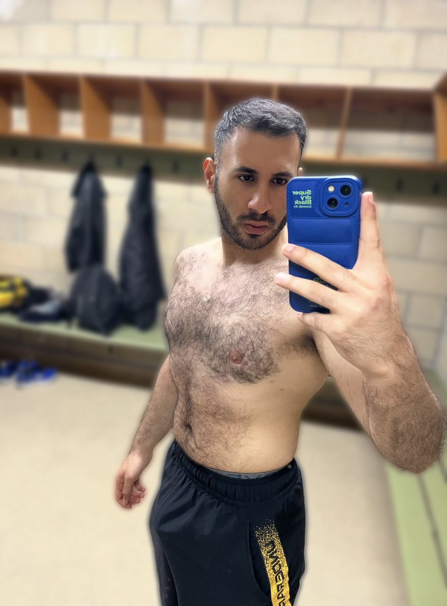 Chefsweetbum's tweet photo. I been working at the gym👅💪🏻

#hairygaymen #hairypecs #hairychest #hairymuscle #hairyman https://t.co/R9lH0lHUrA