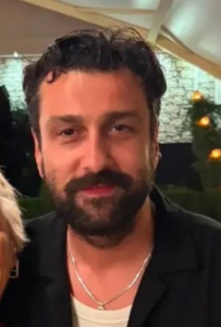 sonfecielfket's tweet photo. sakalları uzatmaya başlamış yine KAHROL TBD https://t.co/TgvvUD3tUw