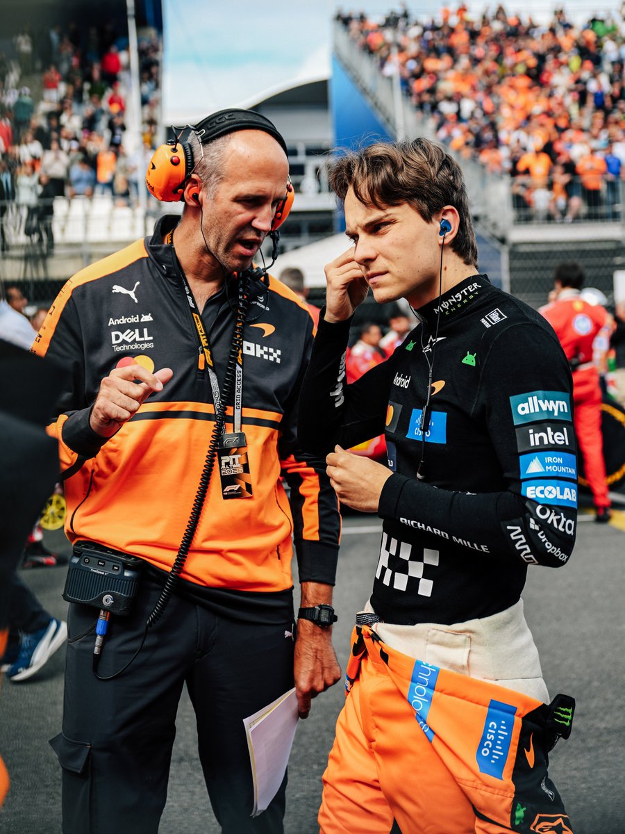 OscarPiastri's tweet photo. Hard work continues ahead of Monza 💪 https://t.co/jkyo6r5kE6
