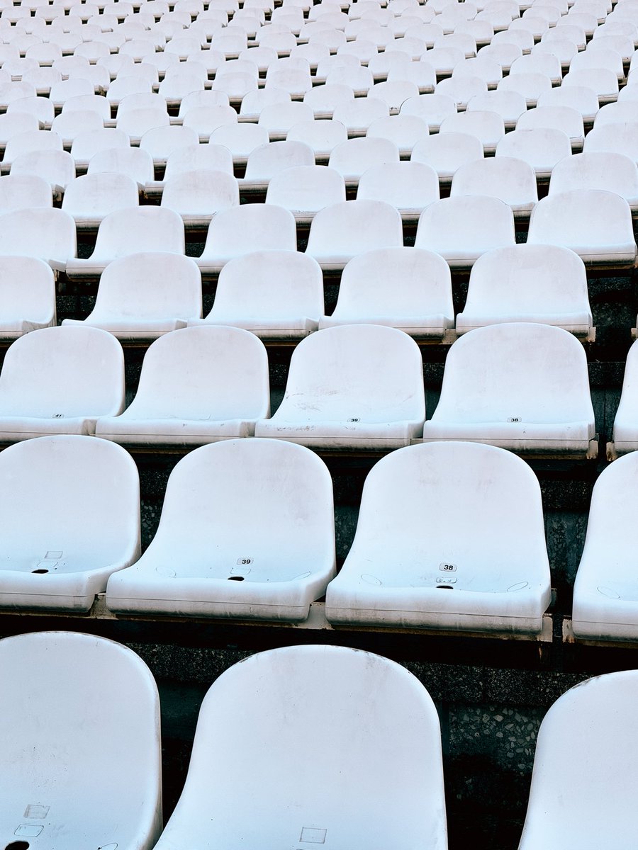 FKPartizanBG's tweet photo. STADION JNA - MOJA KUĆA! ⚫️⚪️

Partizanov stadion zasijaće posebnim sjajem u četvrtak od 21 čas. Zauzmi svoju stolicu i ponosno navijaj za crno-bele 🏟️

#FKP | #MeniJeVredan🖤🤍 https://t.co/putwIlZrHm