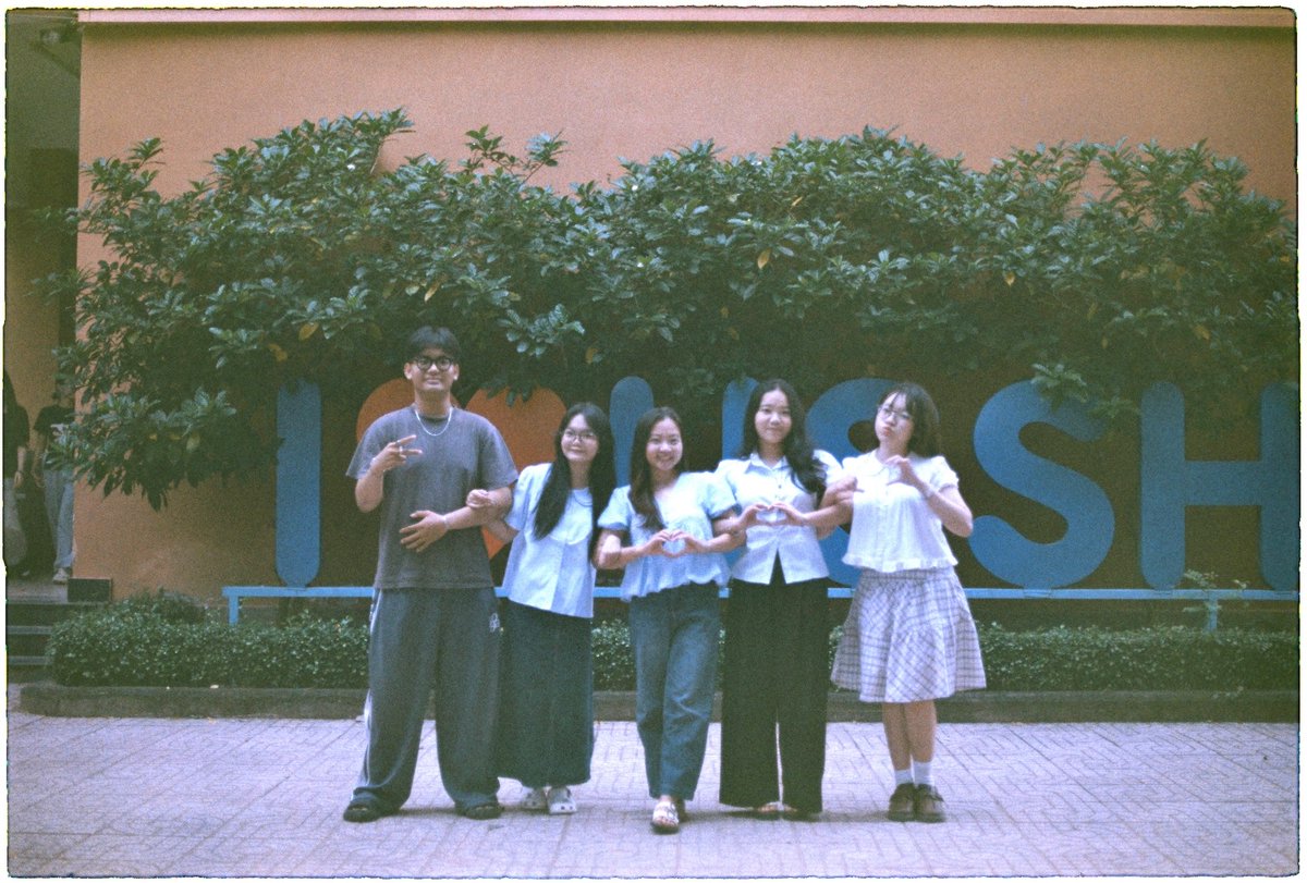 _silvermemory's tweet photo. mỗi vị khách du lịch là một nỗi lo của hải sản… ở đây có 7 nỗi lo

• Roll 14 - tháng 3.2026
• Canon A-1 | Canon FD 28mm f2.8
• Fujifilm Super HQ 200 expired 2002
• Dev @47plusminilab 

#canona1 #fd28mmf2.8 #fujifilmsuperhq200 #filmoutdate #phuyen https://t.co/RypVX42UEc
