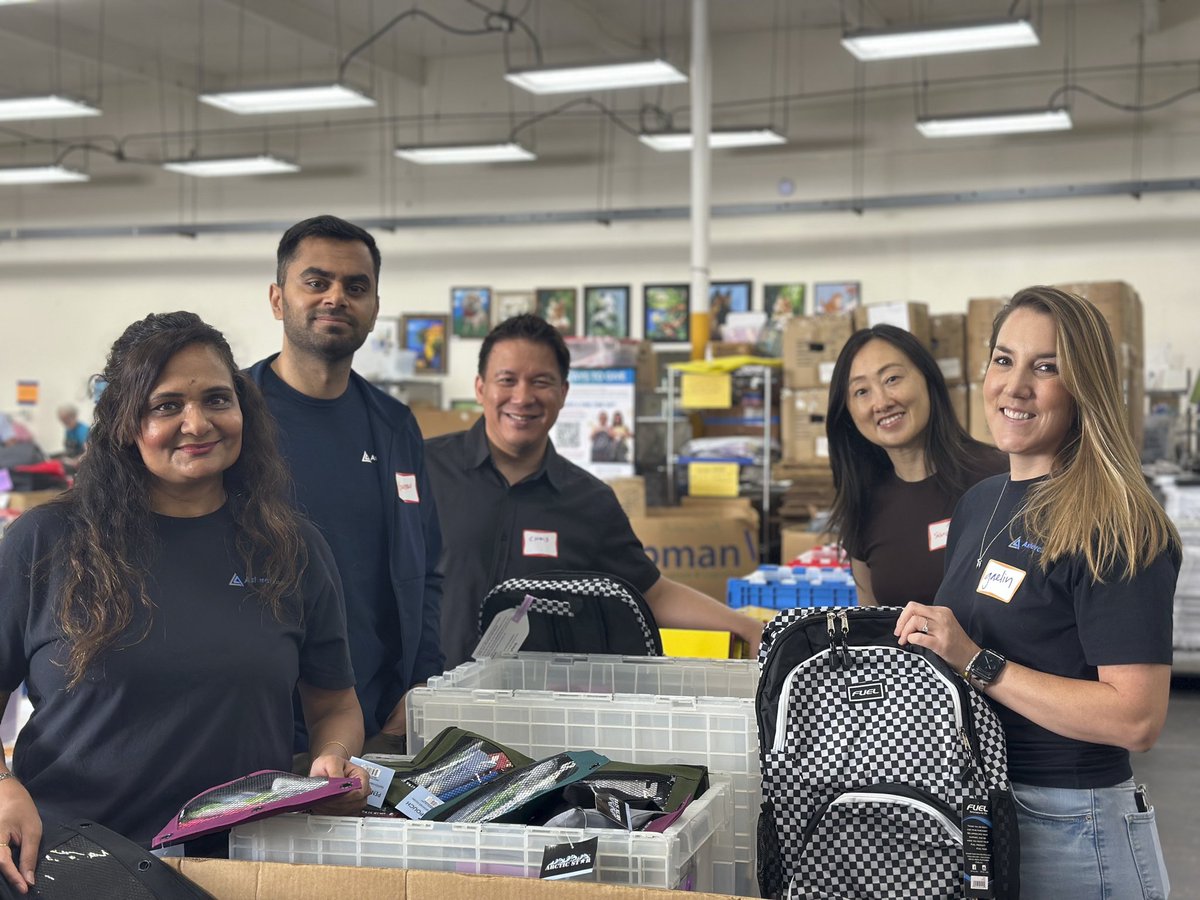 AsteraLabs's tweet photo. New notebooks, fresh pencils, and a backpack that's all their own. Team #AsteraLabs volunteers joined Family Giving Tree's backpack drive again this year in San Jose to help get students ready for the first day of school. #BackpackDrive #BackToSchool #TeamAsteraLabs https://t.co/HHU265CGHC