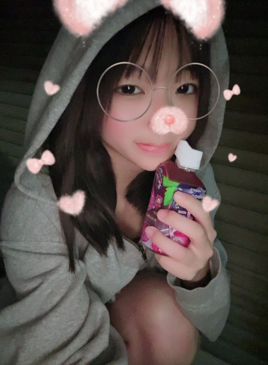 bdabalus's tweet photo. ビデオ通話しながら深夜徘徊してた https://t.co/r7FXxeba0Q
