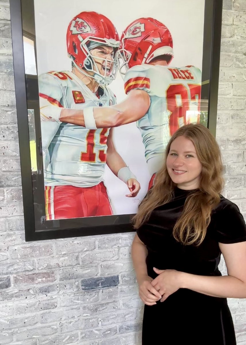 ArtbyCaitlyn's tweet photo. This original colored pencil drawing is looking for it’s new home in time for the season! DM me for details #chiefskingdom https://t.co/0jJP34Fs7E