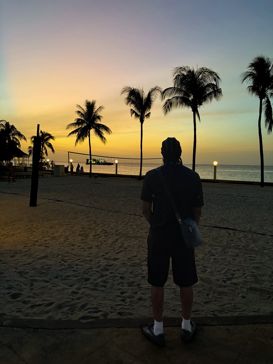 dbvisualsstudio's tweet photo. Aint no place like home 🇯🇲 https://t.co/VtmyB2qaIi