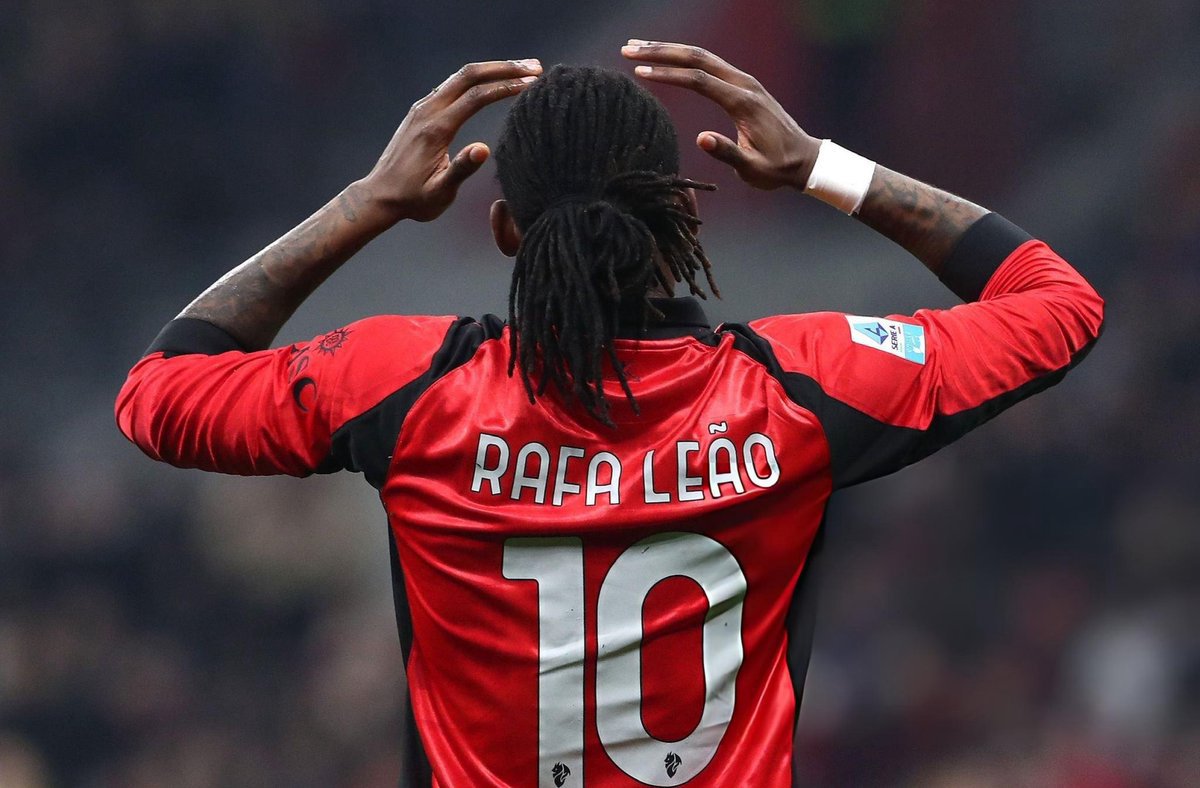 GSXpressTR's tweet photo. Aston Villa, Rafael Leão ile ilgileniyor. Şu ana kadar Milan’a herhangi bir teklif ulaşmadı. (@lucabianchin7)

• Son haftalarda Leão’ya teklif yapan tek kulüp ise Galatasaray. https://t.co/j4HwBlzPWF