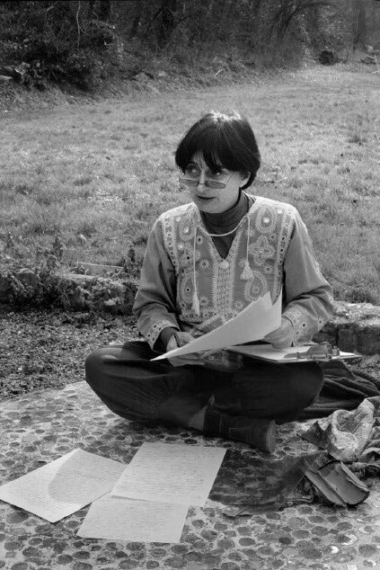 josezenin_'s tweet photo. agnès varda by martine franck, 1983 https://t.co/X5t0Gl1H7q