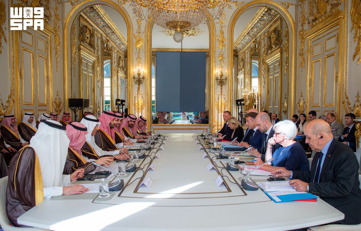 KSAMOFA's tweet photo. صدور بيان مشترك في ختام زيارة سمو #ولي_العهد إلى الجمهورية الفرنسية 🇸🇦🇫🇷

https://t.co/a0uYR2jl34

#محمد_بن_سلمان_في_باريس https://t.co/ltSyyHNjxR