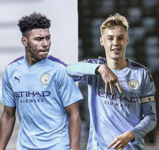 TouchlineX's tweet photo. 📸 - From playing together in the youth teams at Manchester City, to bossing it for Chelsea together ❤️ https://t.co/1nPlX6UXbp