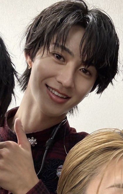 P4ccll's tweet photo. しゅんちゃんてなんでこんなにかっこいいの？？？？イケメンすぎるだいすき
#曽野舜太 #MILK https://t.co/K0A0MFssjg