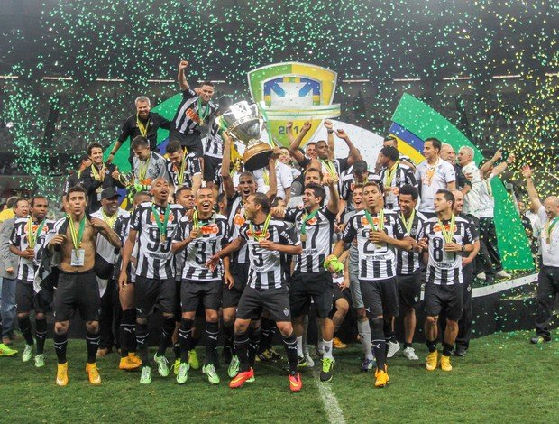 DaviF13668's tweet photo. @luhhsouzaa16 @11jvng @JKayke99 E ganhou a cdb dps disso, né? Quando tava valendo em 2014 seu time nem viu a cor da bola kkk. https://t.co/XTLqG545lH