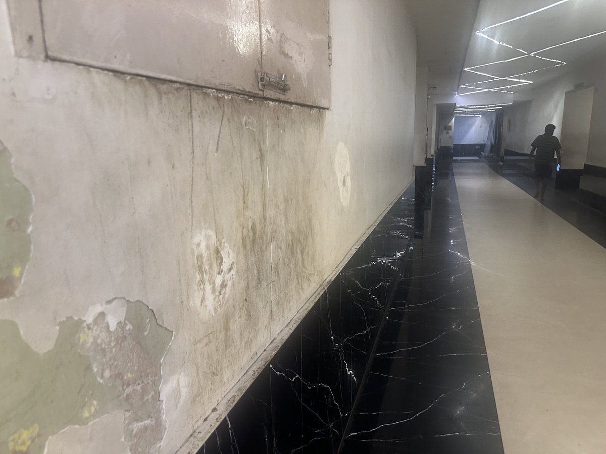 srirsridhar2's tweet photo. @RohiniSilverScr please correct these issues …. Torn seats found … stained walls found … stained washbasins &amp; mirrors seen … thanks https://t.co/1WvJ76eRlV
