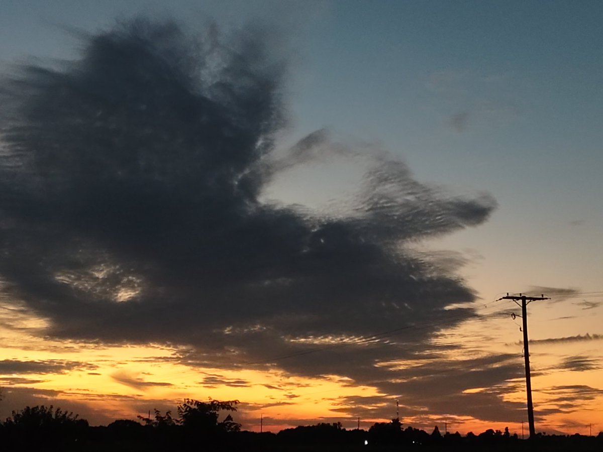 SynnerrG's tweet photo. The nights are getting colder https://t.co/5qnhnli7Je