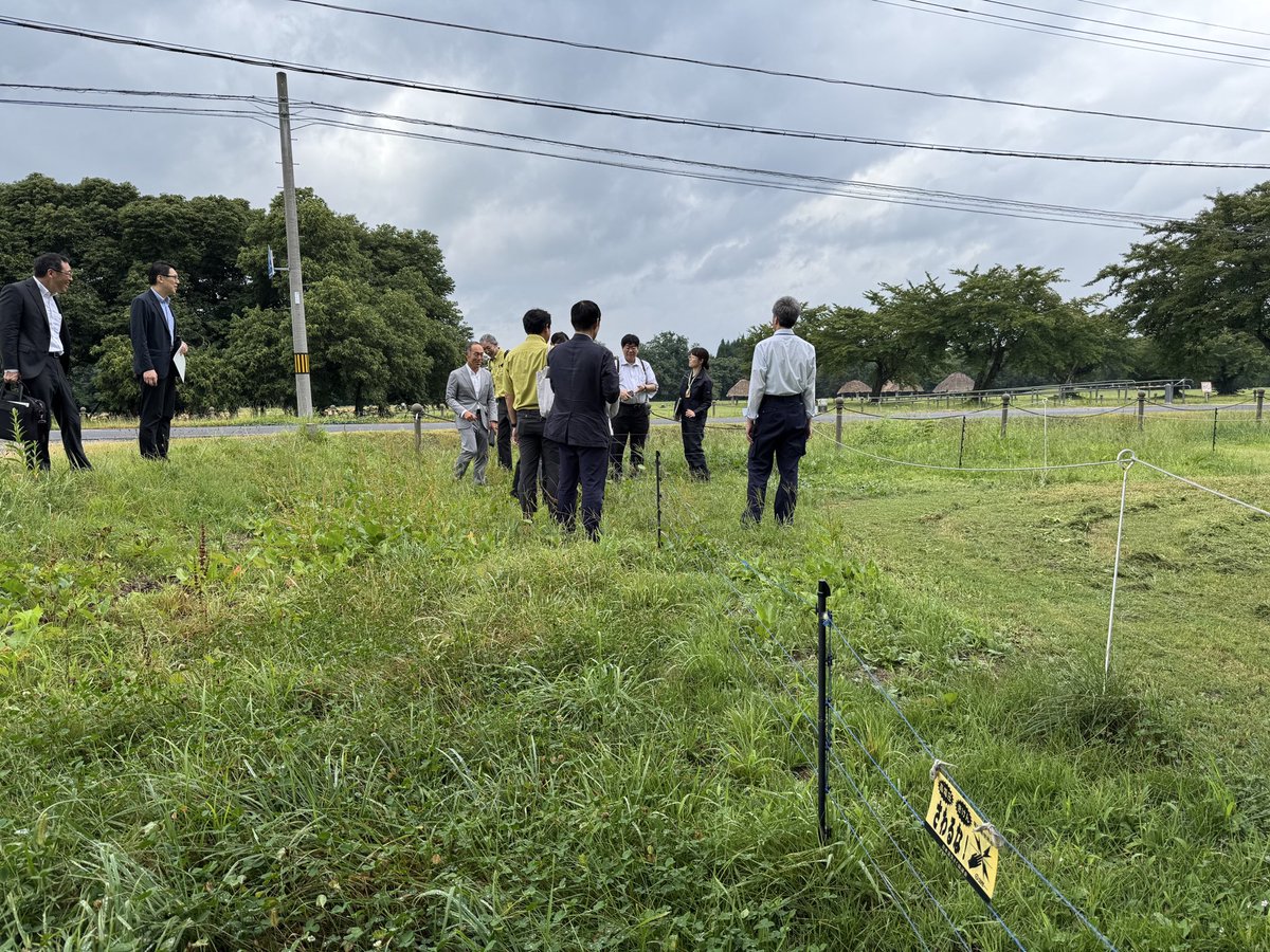 fukuharajunji's tweet photo. 自民党環境部会（部会長：山田太郎先生）の鹿角市クマ対策視察に同席させて頂きました！鳥獣被害対策特別委員会の事務局次長として、先進地である鹿角モデルを更に充実させる必要があります。来年度の予算編成が始まりますが、現場の努力や成果そして知恵やアイデアが反映される様に頑張ります！ https://t.co/NXVSr9oooC