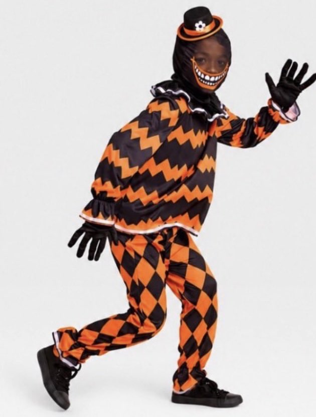AutismCapital's tweet photo. How bad could the costume b-
oh. https://t.co/Oi4U7ixdUZ