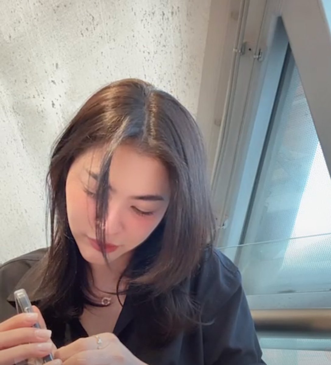 maiariroux31660's tweet photo. Bare faced P'Faye is the prettiest! 💛😍

Suay Jang!

#FayePeraya
#ฝ้ายพีรญา https://t.co/DktZwT2GzM