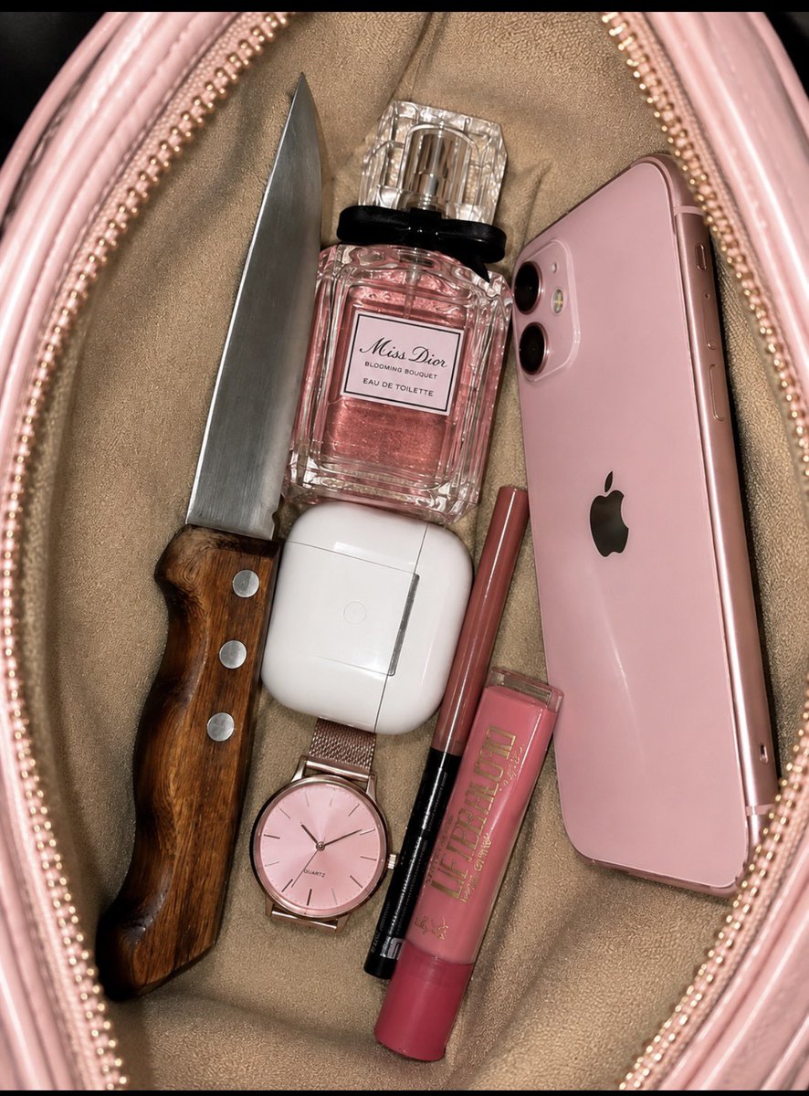 ManifestHerGlow's tweet photo. Girls essentials https://t.co/mEnmZTolp4
