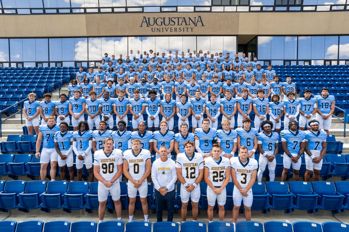 AugieFB's tweet photo. The 2026 season is HERE‼️

🗞️ » https://t.co/kjh6akb1On

#BeTheRock ⚔️ #BuildingChampions https://t.co/oxgzScPdVy