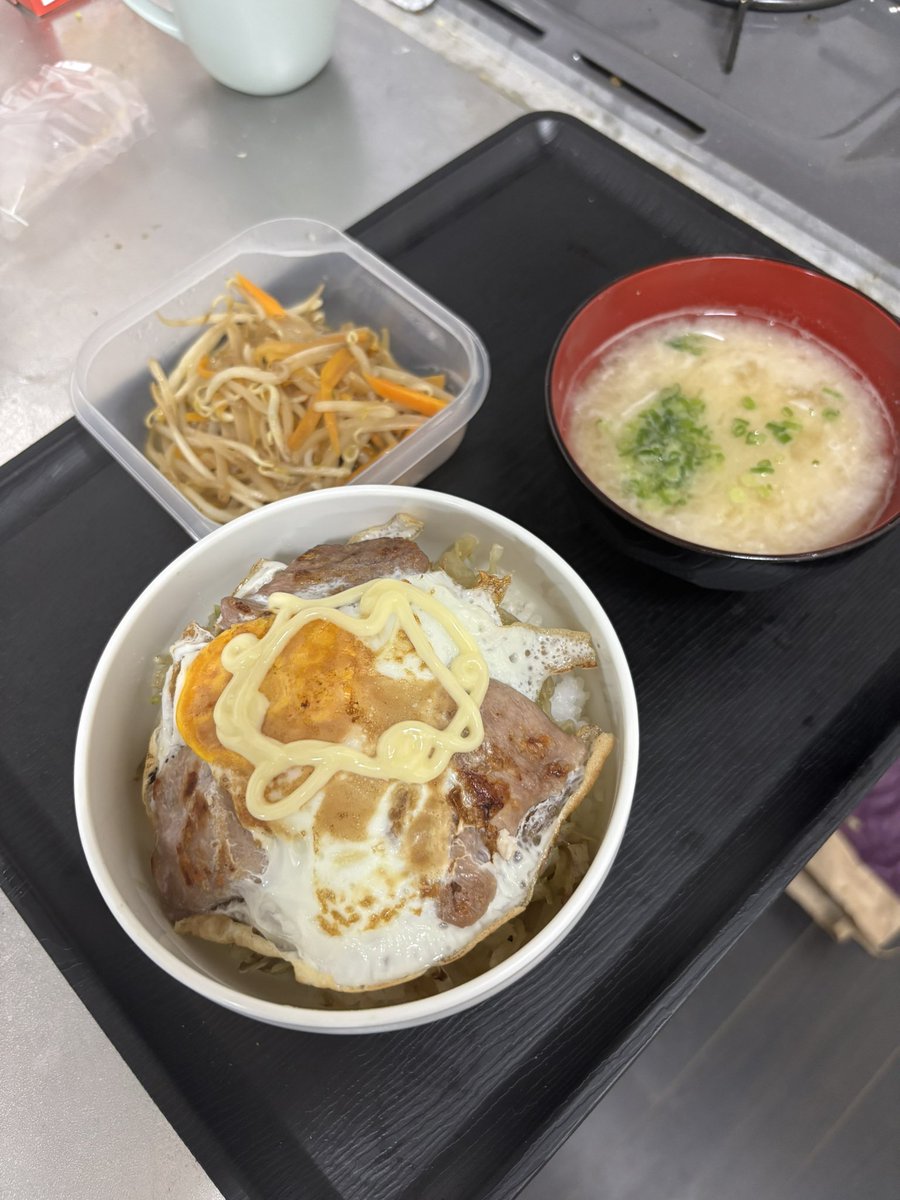 asahi_base's tweet photo. 朝ごはん、めどんの卵焼きすぎた笑
#飯テロ https://t.co/eFxV4okGj6