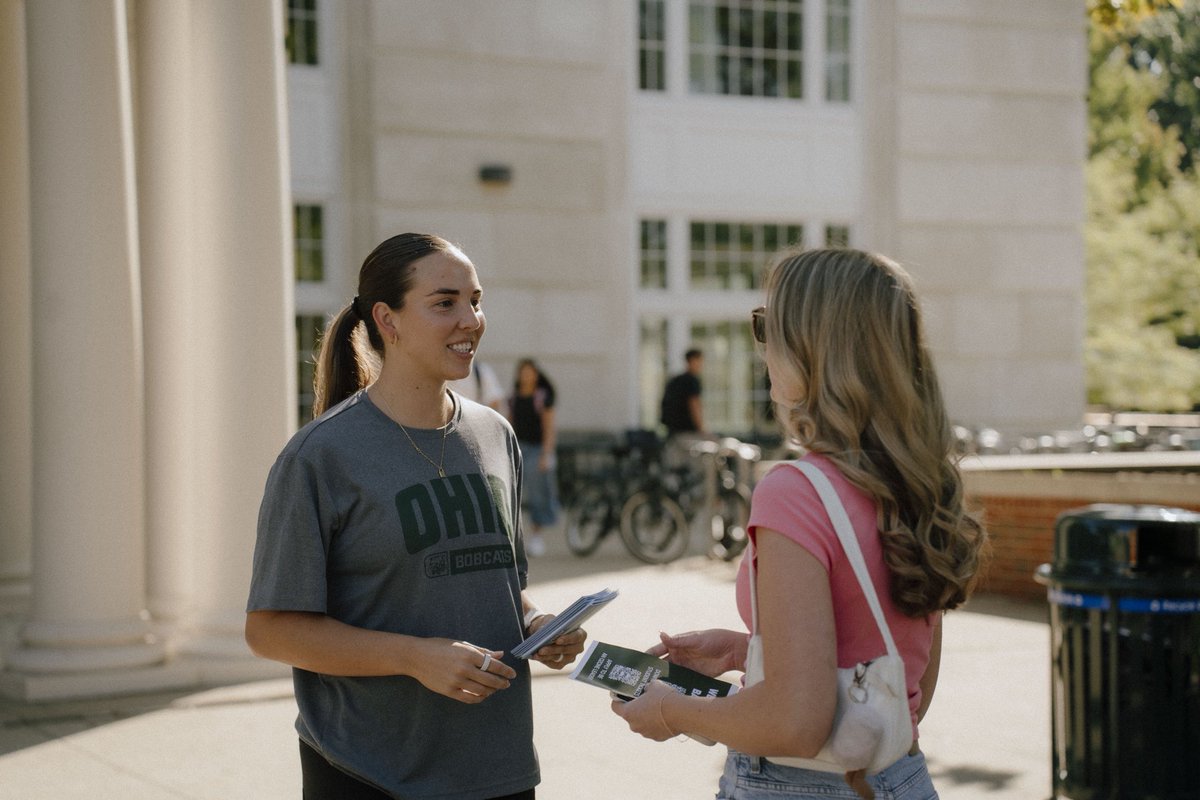 OhioBobcats's tweet photo. What better way to celebrate the first day of classes than with free chicken?

Hopefully you caught some of our head coaches handing out coupons courtesy of Hot Box Chicken Fingers &amp; Tots!

Can’t wait to see you at all the home events this year!

#OUohyeah https://t.co/cr69fHHMlj