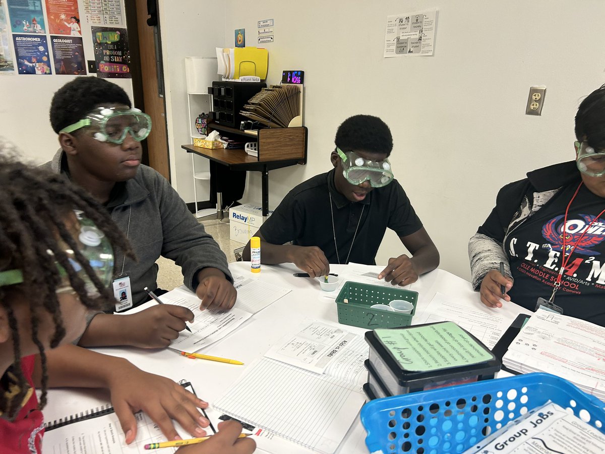 alyssa_browning's tweet photo. Acids &amp; Bases PBL Day 2! 🧪 On Friday, student teams identified mystery liquids affecting Buffalo Bayou. Today, they’re testing safe solutions to neutralize the impact and restore the water. Real-world chemistry in action! 🌊💧 #PBL #STEMed #ScienceTeacher #ProjectBasedLearning https://t.co/wW7ra50RNR