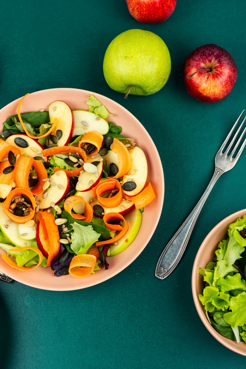 mohammedgilan2's tweet photo. Enjoy this 300-calorie quinoa roasted veggie bowl—protein-packed, fiber-rich, perfect for post-workout or a light dinner! ， https://t.co/4rVHXIfYYd