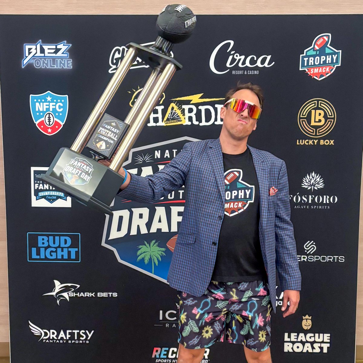 TrophySmack's tweet photo. WHAT. A. WEEKEND. ๐ฅ๐
@DraftNation2026 took over Vegas, and we brought the hardware. ๐
Live drafts with analysts & celebs, War Room debates, @SiriusXMFantasy broadcasting live, and TrophySmack bling everywhere.
And that was just the start. Stay tuned for more... ๐
#TrophySmack #DraftNation2026