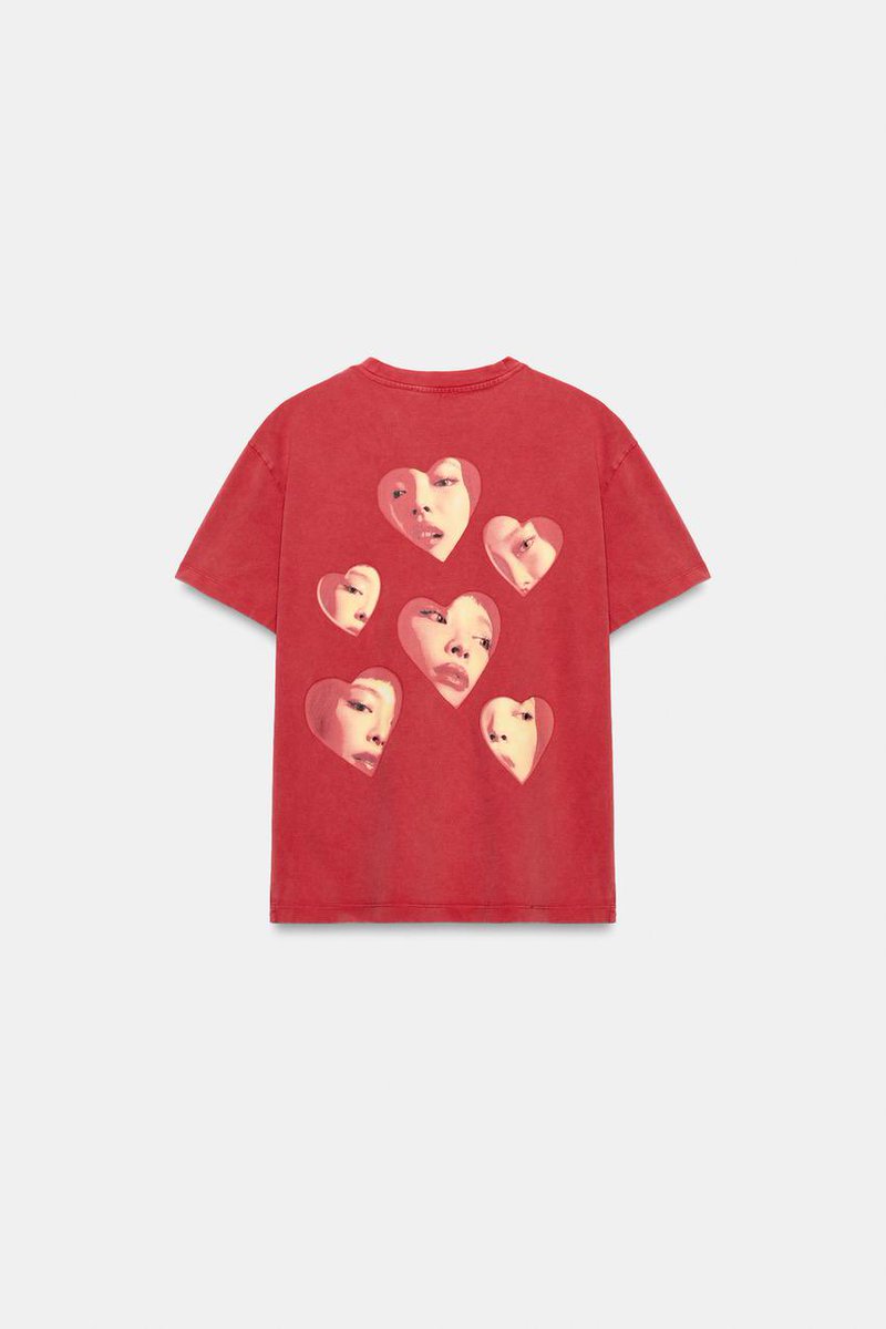 JennieDCGallery's tweet photo. 260825 #JENNIE × ZARA New Items

─ 워싱 이펙트 제니 티셔츠 ₩49,900
https://t.co/eSrLTDU3Yn

─ JENNIE RUBY® 포토 프린트 티셔츠 ₩23,900
https://t.co/YOz5w6steb https://t.co/WdB1wNP9Re