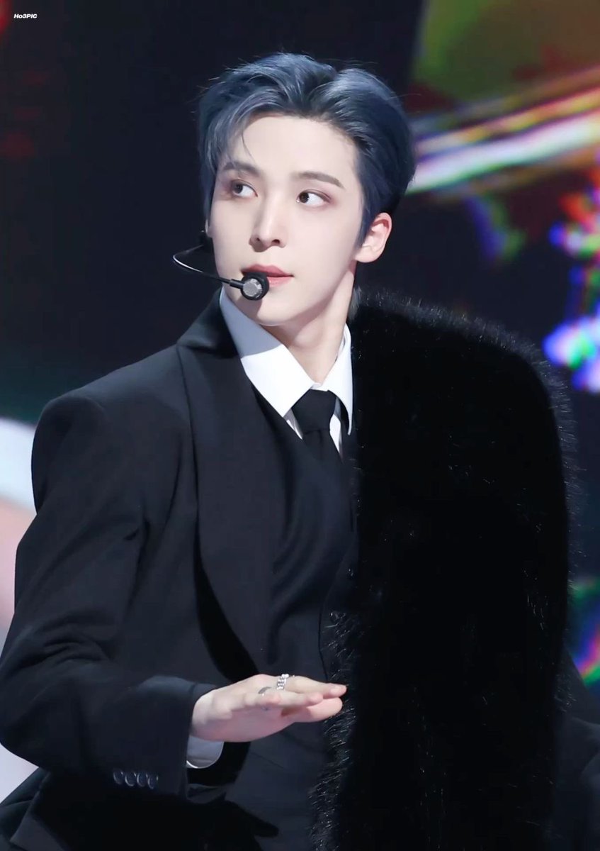 yungisholic's tweet photo. the prince escaped from the palace to debut https://t.co/cIOzJMmuFi