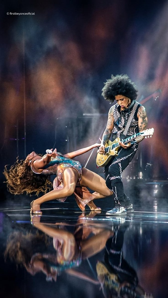 CELIAYONCE's tweet photo. I love this genre of Beyoncé photos ... https://t.co/tHOmb26sDC