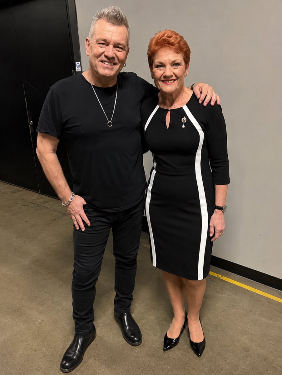Support_Pauline's tweet photo. He built his career singing anthems of the working class, but now looks down on the very working-class, right-wing voters who made him a star ⭐. https://t.co/M44pPUwMbn