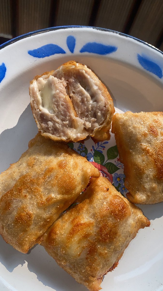 bakuldimsum_'s tweet photo. Pedagang sekarang dagang mode bertahan hidup, termasuk gue.

Btw, boleh minta tolong bantu rt dan like biar postingan aku jangkauannya lebih luas?

Siapa tau ada yg hobby jajan di umkm bisa beli dimsum di aku.
Dikirim dr cimone tangerang.
Krn aku tiap senin-jumat anter anak sekolah di area perum bisa free ongkir.
Sekitar perum-palem semi min order 2-3porsi, lebih banyak lebih baik 🥰
Utk pengiriman via paxel flat ongkir 21rb max 6porsi. Bisa ke luar kota. Bisa jumat berkah juga nanti aku yg bagiin.
Order via dm ya 🫶