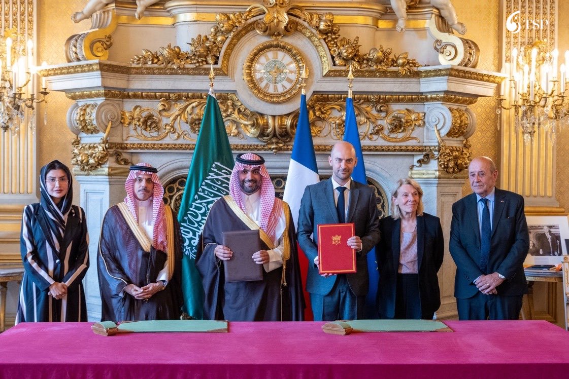 TheSaudi_post's tweet photo. تزامنًا مع زيارة ولي العهد السعودي الأمير محمد بن سلمان إلى فرنسا ..

إنشاء مركز ثقافي سعودي في باريس، ليكون منصة للتعريف بالثقافة السعودية وإبراز عمقها التاريخي وتنوعها الإبداعي، من خلال برامج ثقافية نوعية https://t.co/krFpoKOhuD
