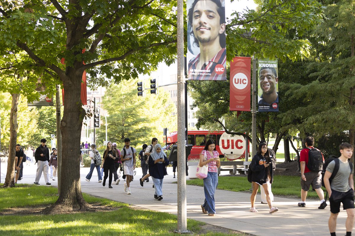 thisisUIC's tweet photo. We missed you, Flames! Happy first day of classes 🥹❤️
#ThisIsUIC #BackToSchool #UIC #Chicago https://t.co/CVoMk4d20M