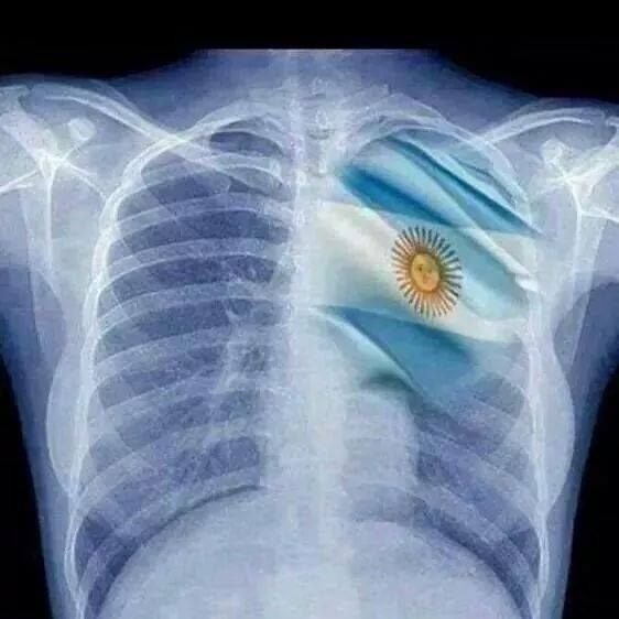 cedricccax's tweet photo. @mbaehee Argentina es literalmente el lugar q me devolvió la alegria a mi vida, cuando visite ese pais nunca imagine que yo como persona fuera a cambiar tanto, realmente los amo mucho, se q como todo pais hay gente un poco fuera de si, pero en general puedo decir que son un pais precioso https://t.co/ZhTVvImBfq