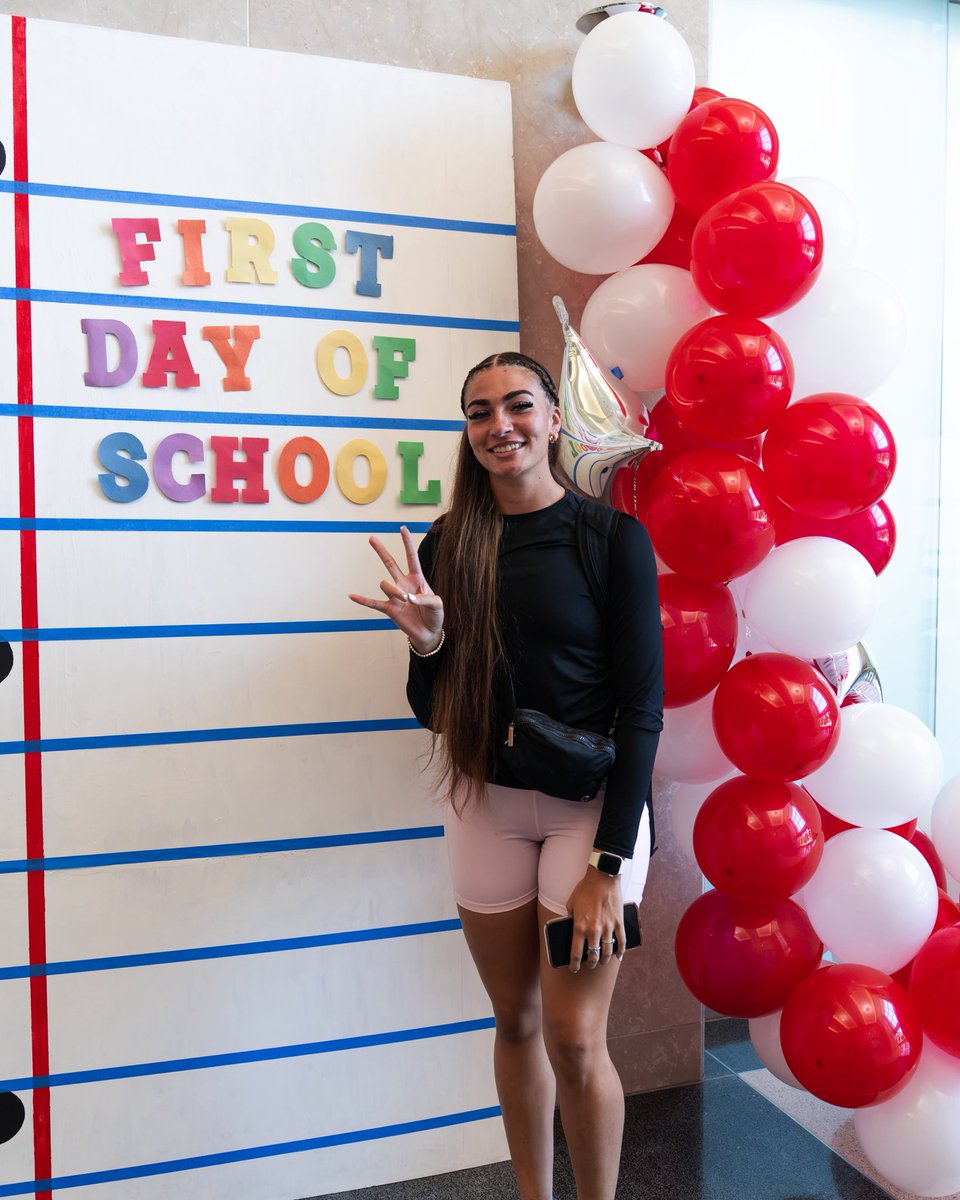 UHCougarSB's tweet photo. Happy First Day of School 📚✏️ https://t.co/kBuVK3Gal4