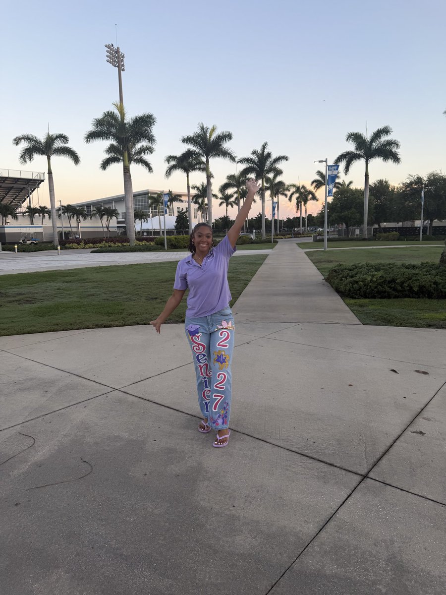 jaylasantana23's tweet photo. Blessed to be back with my softball teammates/classmates, coaches and trainers at @IMGAcademy @IMGASoftball @joey1ye @CoachAHayes #senior #Ascenders #classof2027 #lastfirstday #img https://t.co/7Amz51gr0V