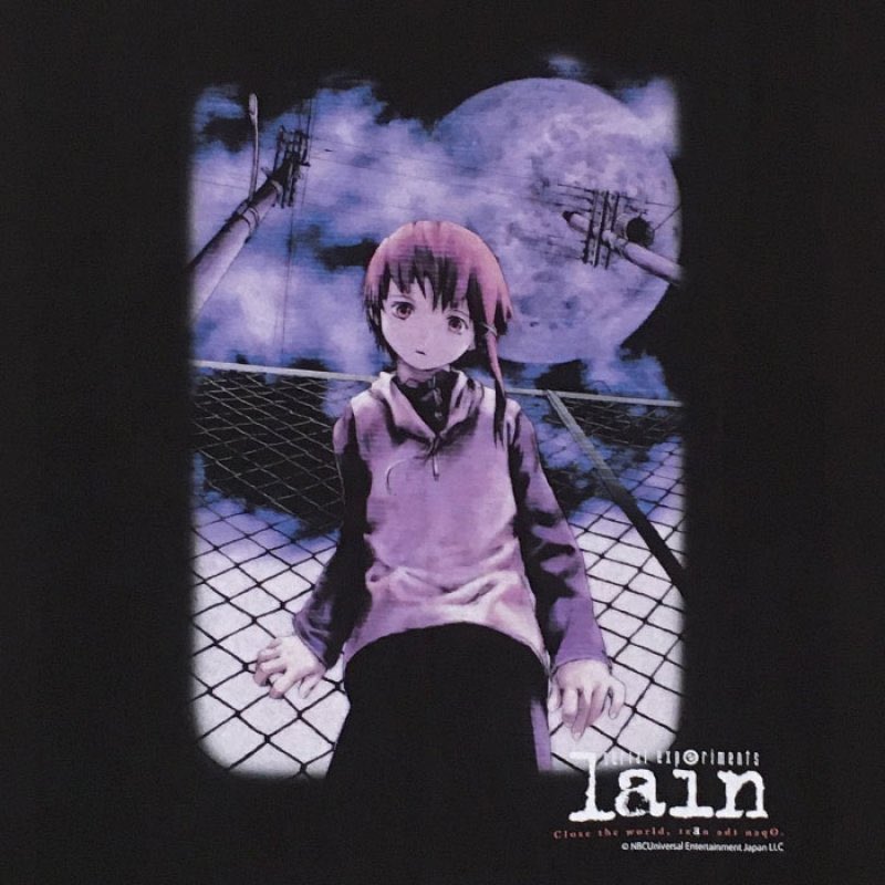 incenseofficial's tweet photo. SEVESKIG × lain
本日12:00発売開始

詳細はHPにて是非ご覧下さい
https://t.co/aiqPkupKYj…

#SEVESKIG #セヴシグ #2026AW #26AW #新作 #入荷 #NEW #神戸 #元町 #神戸セレクトショップ #lain #serialexperimentsLain #レイン #シリアルエクスペリメンツレイン #コラボ #Tシャツ #ロンT https://t.co/BhUWw79Pc5