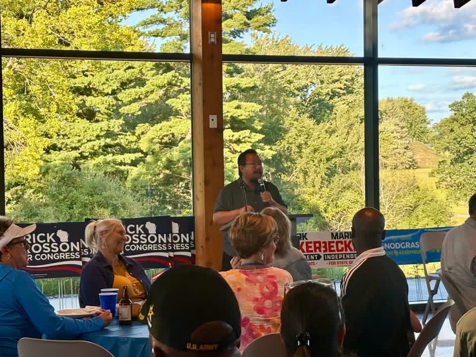 yeeforwi's tweet photo. Had a great time in Appleton at the Democratic Party of Outagamie County’s annual corn roast—sharing my campaign for State Treasurer and encouraging everyone to make their voices heard by voting in November! #YeeForWI https://t.co/cXj6wtrvQR