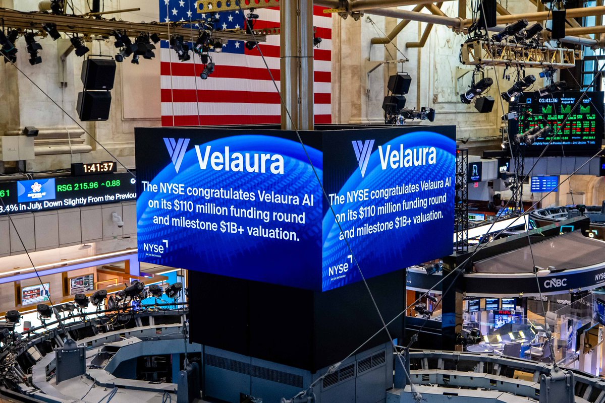 Velaura_AI's tweet photo. Our $110M Series A financing and valuation exceeding $1B are being celebrated by @NYSE.

This milestone reflects conviction in @Velaura_AI's technology and team as we advance ultra-low-power compute across hyperscale data centers and Physical AI.

We’re proud to be working alongside the investors, partners, and supporters helping us build on this momentum.

Thank you to the @NYSE team.