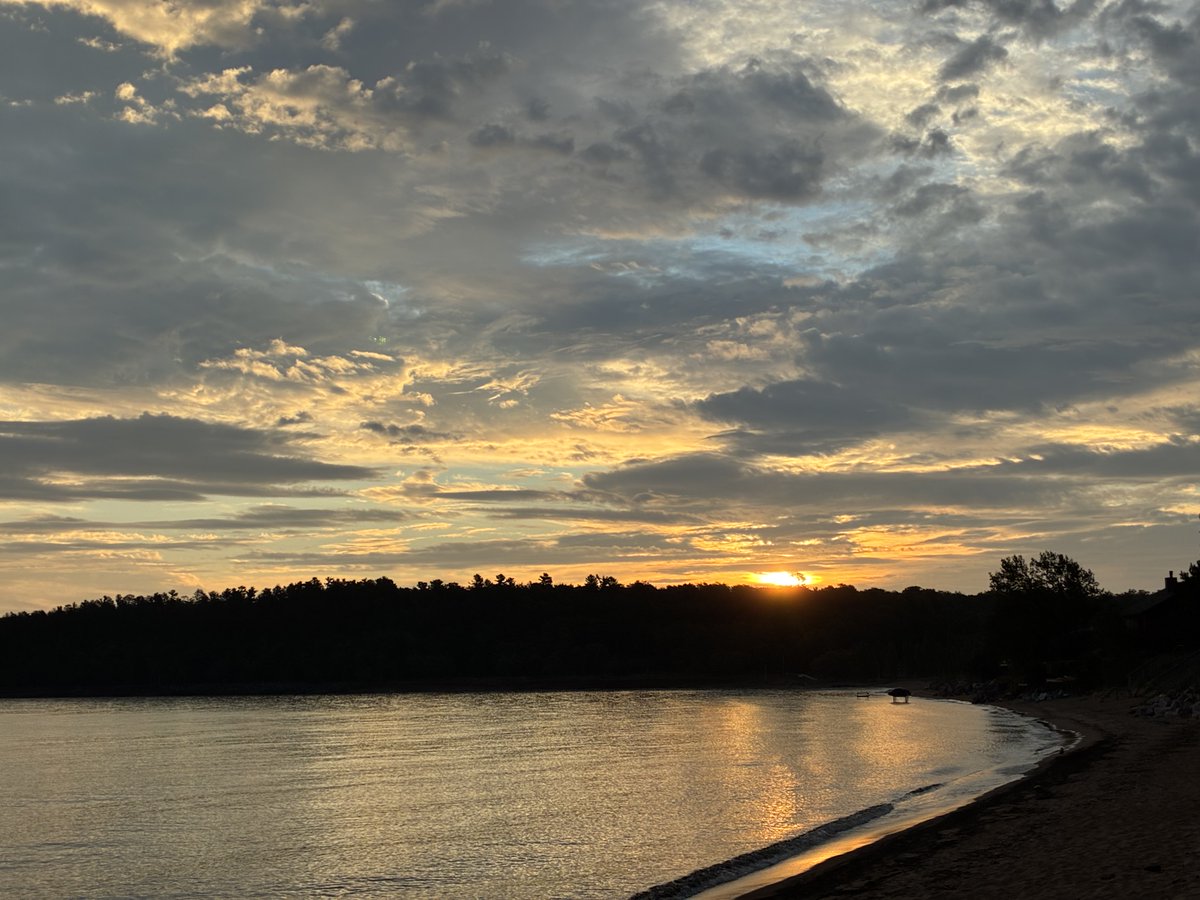 terrypluto's tweet photo. A little more from Lake Superior https://t.co/yh93C02Qrb