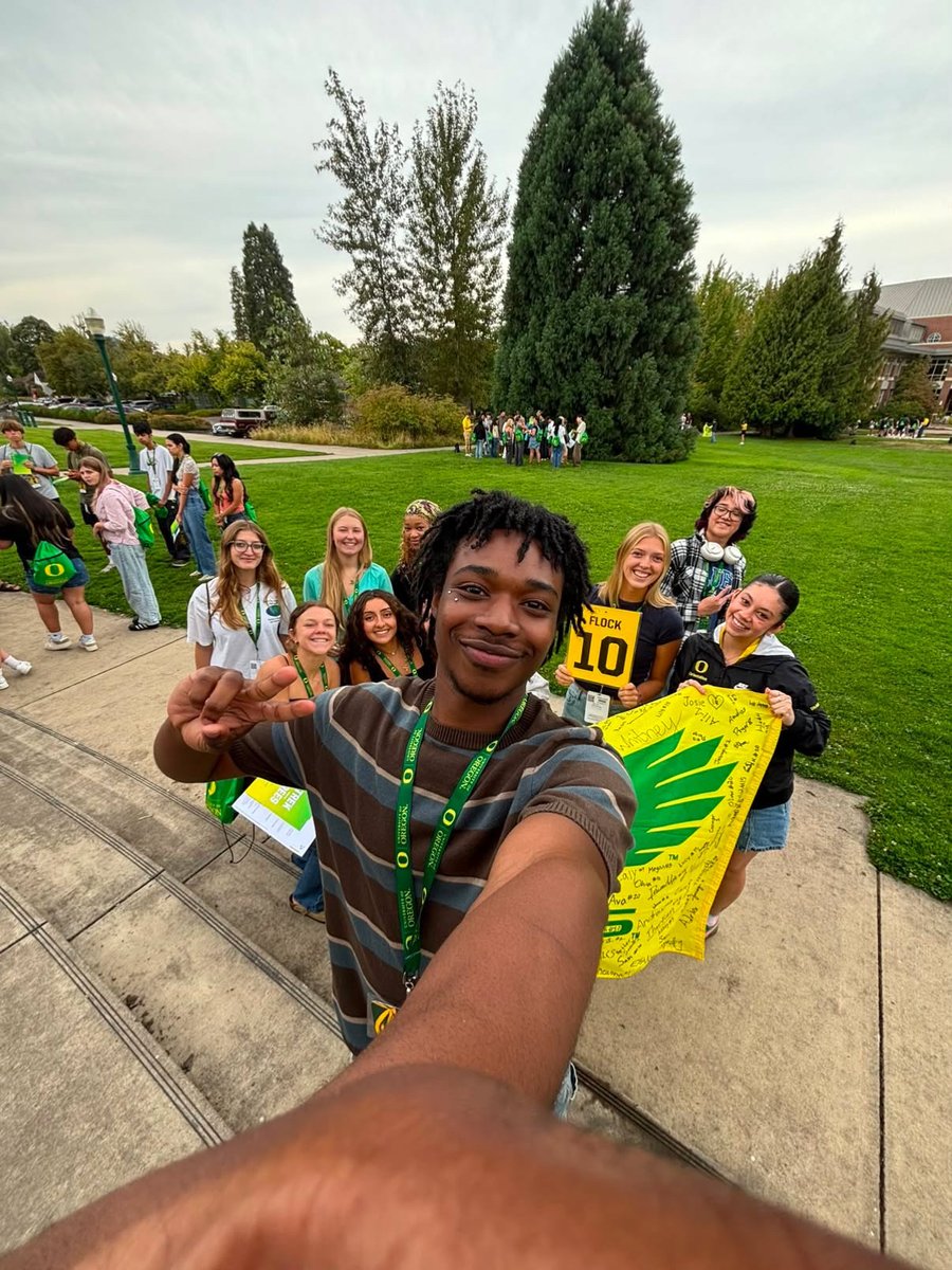 CallMeADuck's tweet photo. Lemme call you back. I'm with my flock 🦆
#IntroDUCKtion https://t.co/vFFEuyywdB