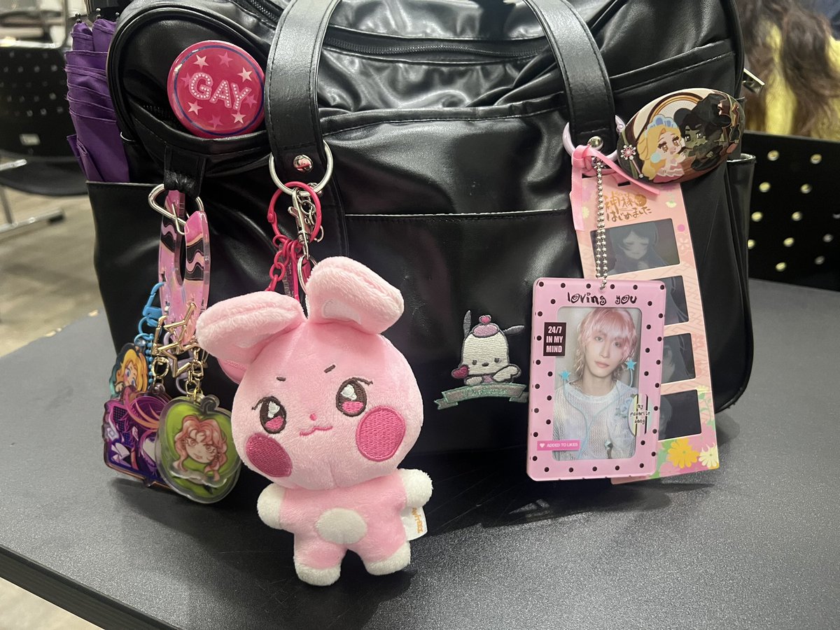 seonghworld's tweet photo. good morning oomfs look at my bag ⊹ ˖ Ი𐑼 https://t.co/3JTZ3GZGs9