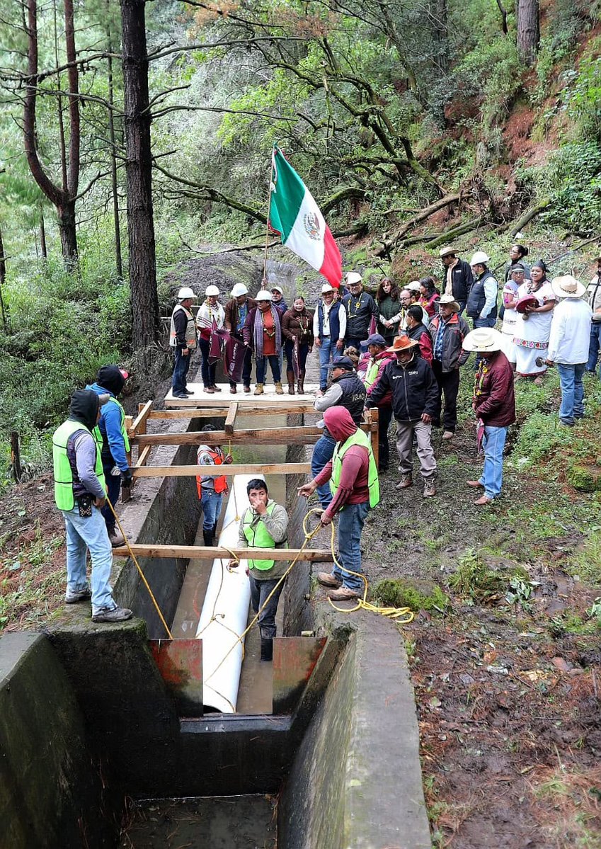 CampoEdomex's tweet photo. En #VillaDelCarbón iniciamos la modernización de 33.7 km de canales, con una inversión de más de 76 mdp, en beneficio de 650 productoras y productores.

#ElPoderDeServir #SomosCampo #AñoDeLasObras https://t.co/0QFpL2D7nv