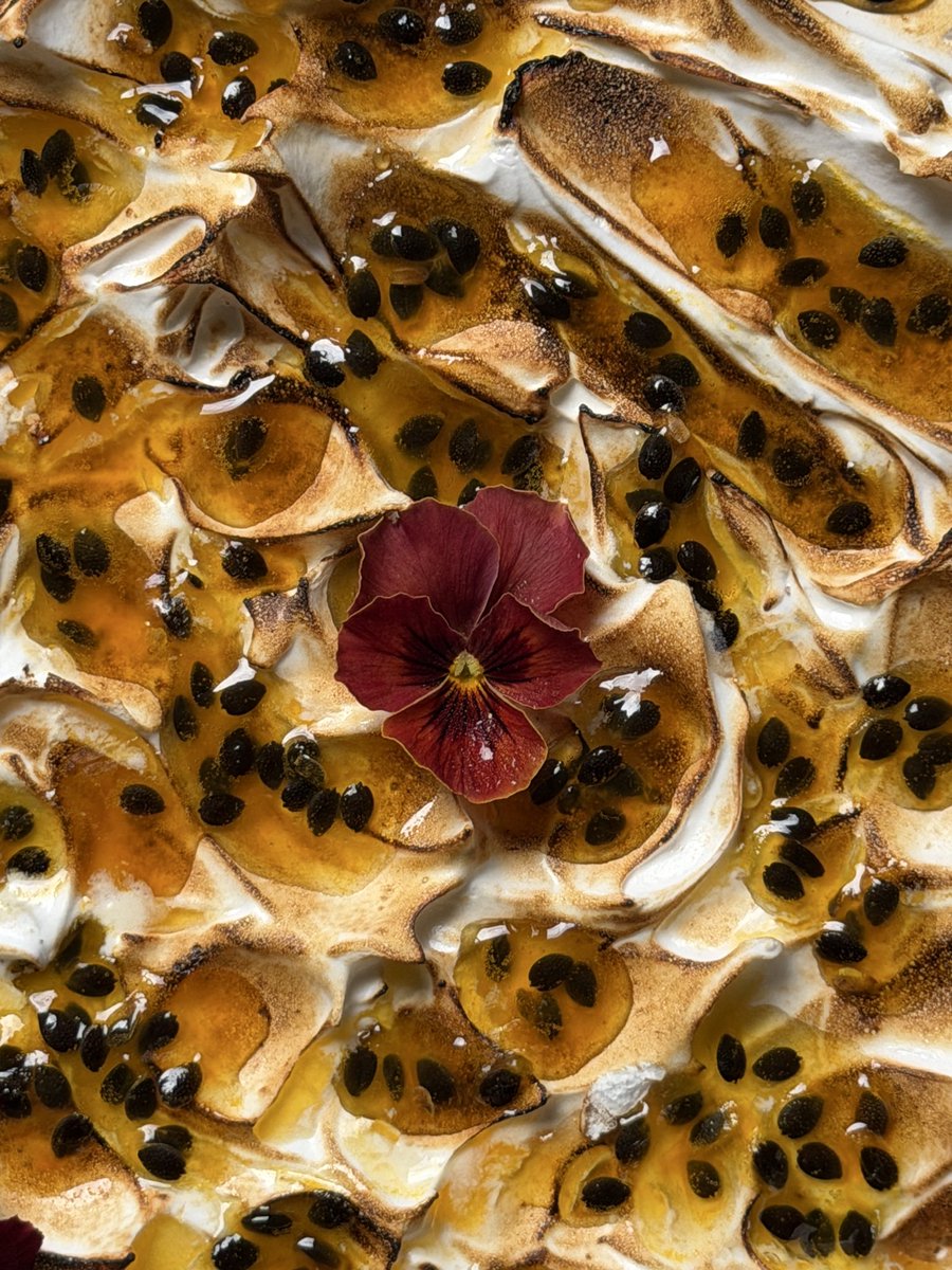 cowdealer's tweet photo. Passionfruit cheesecake https://t.co/UDsh4XJZ9z