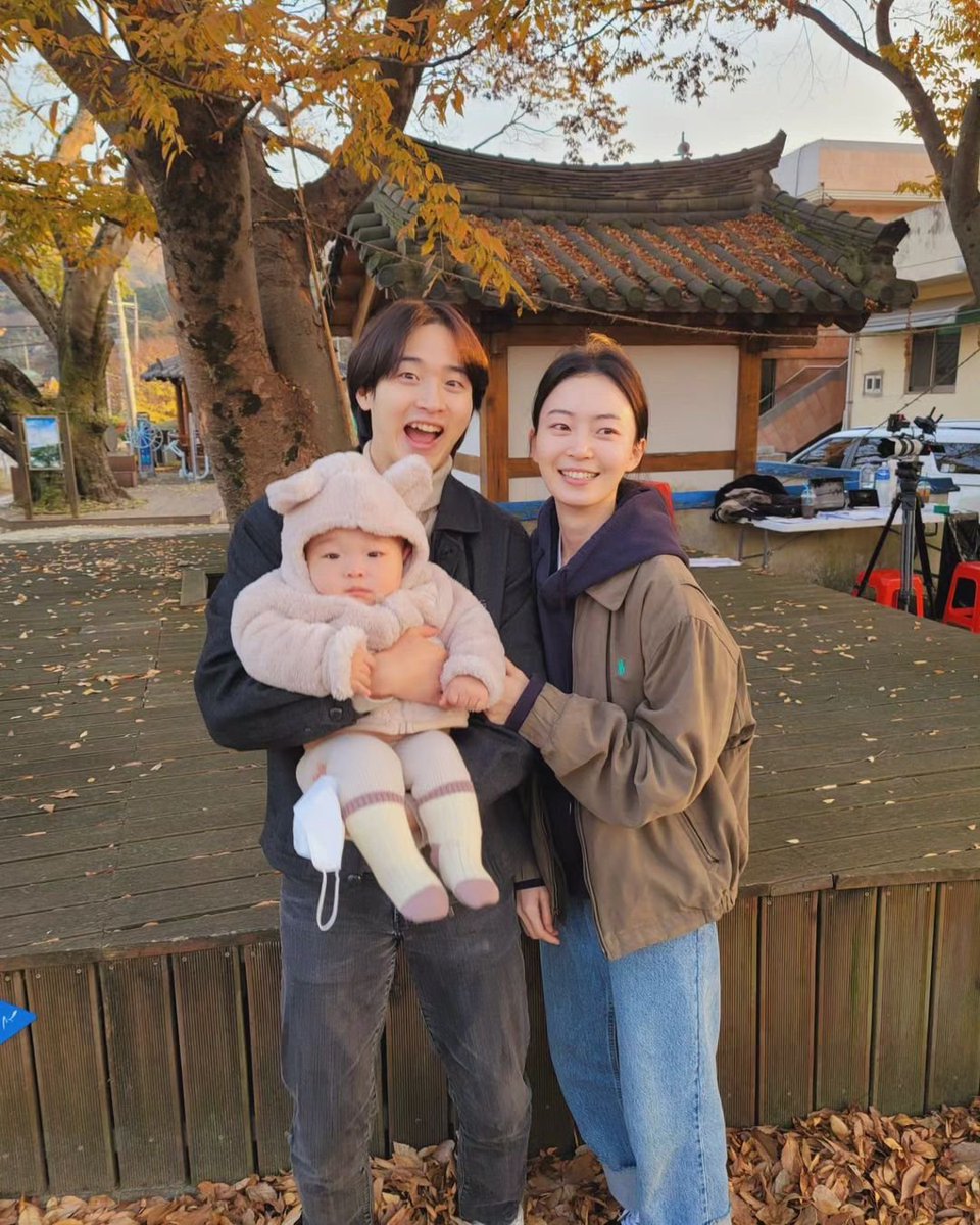 dongyoosn's tweet photo. Little did they know, the leading lady in all the films I've made was actually my future wife. https://t.co/QKdizjMTXr