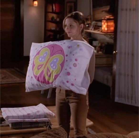 caitsjxo's tweet photo. so much buffy on my tl what do u guys know about my good friend buffy anne summers . https://t.co/TsPxlWnIbK