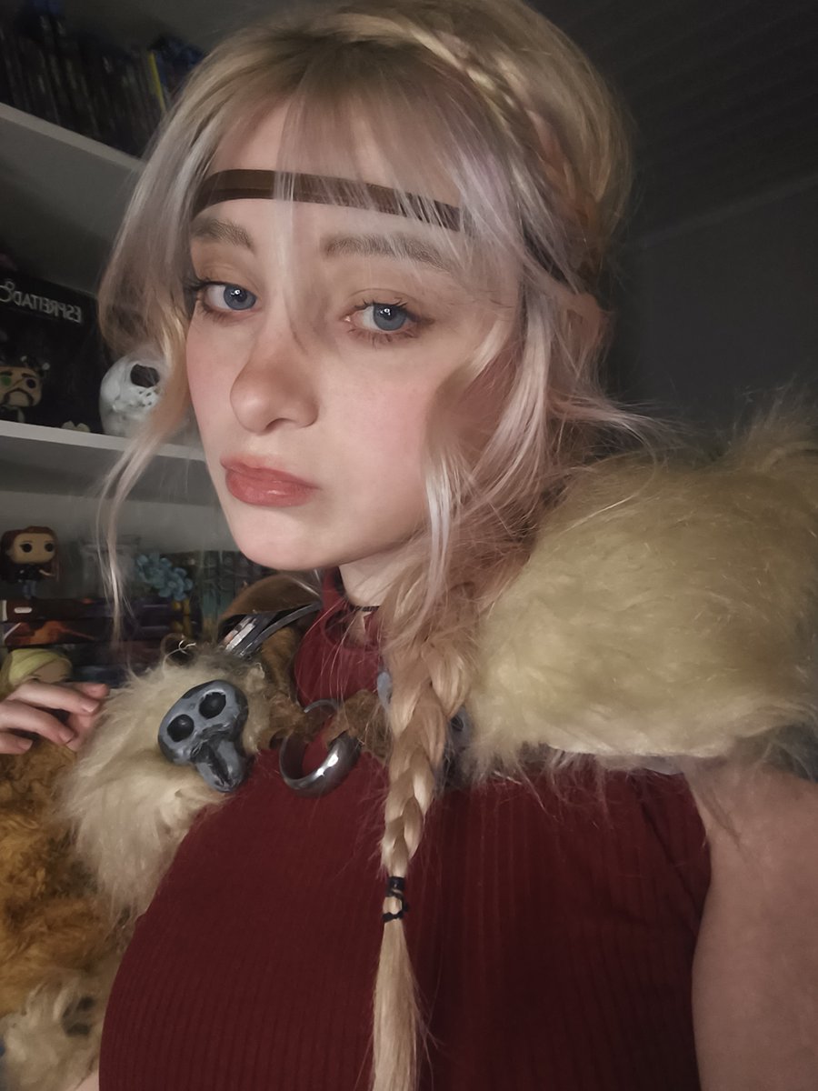 liachorno's tweet photo. Astrid https://t.co/n59YQYX8tX