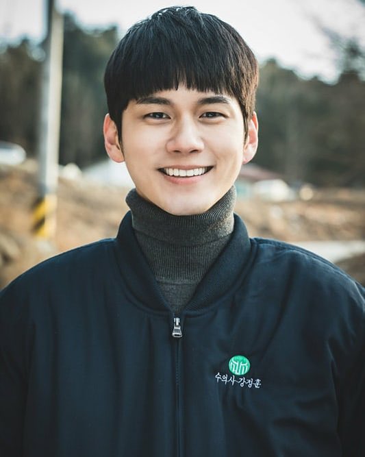 ongstarr's tweet photo. #CattleRun (정가네) is officially selected for the 31st Busan International Film Festival!

The film will finally meet audiences at BIFF as part of the ‘Korean Cinema Today – Special Premiere’ section, where it will have its world premiere!

#옹성우 #ONGSEONGWU https://t.co/3VWcZfNnt1